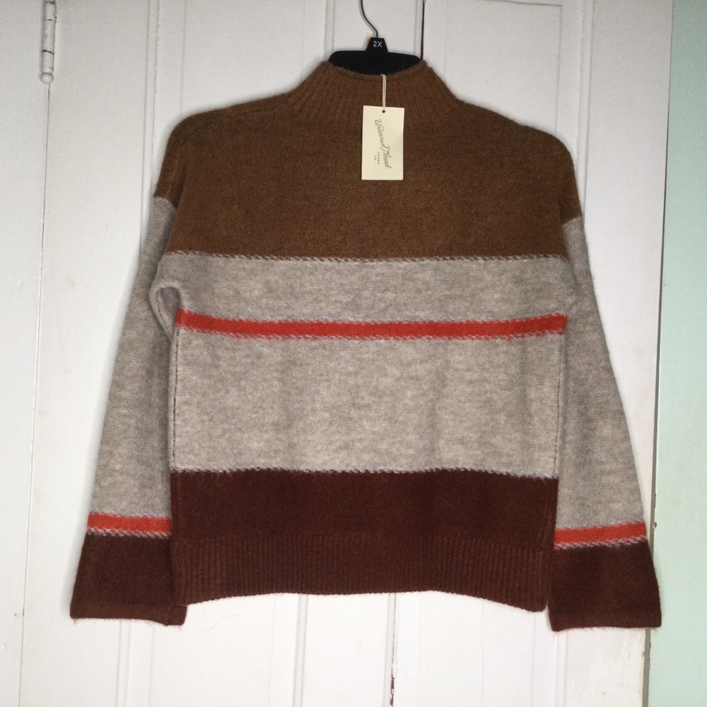 Sweater Size XS. VERY SOFT